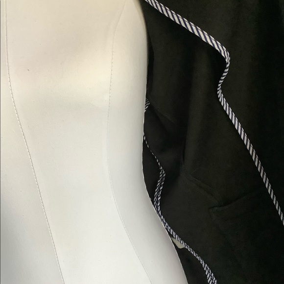 Black cuffed sleeve lapel blazer - Picture 8 of 15